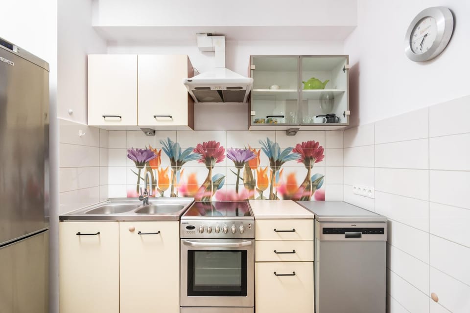 Kitchen or kitchenette, dishwasher, pet friendly, stove