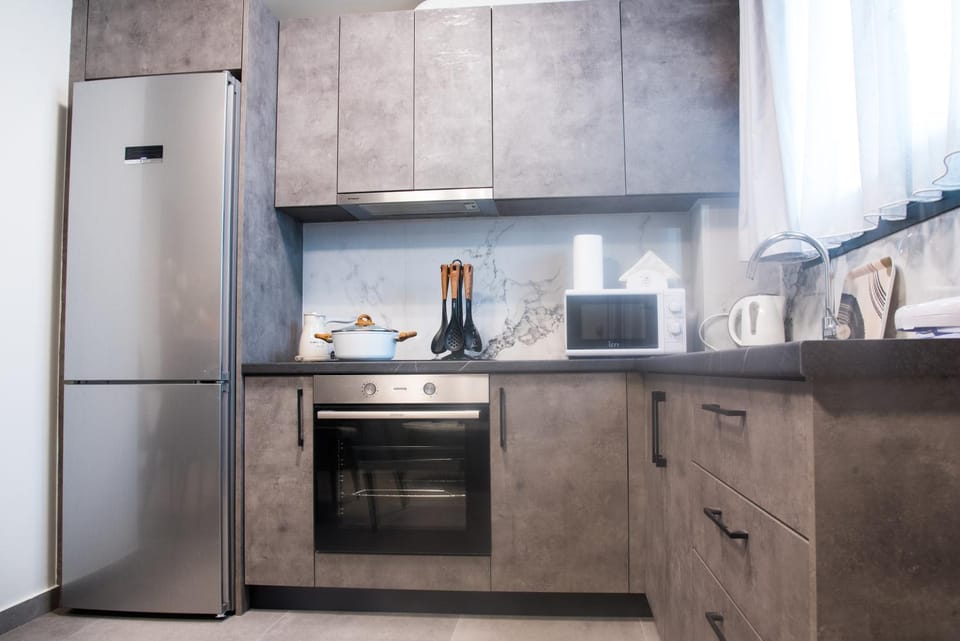Kitchen or kitchenette, pet friendly, stove