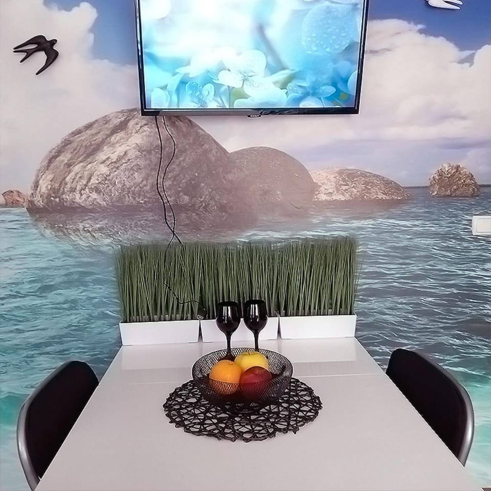 Property building, Living room, Dining area, Food