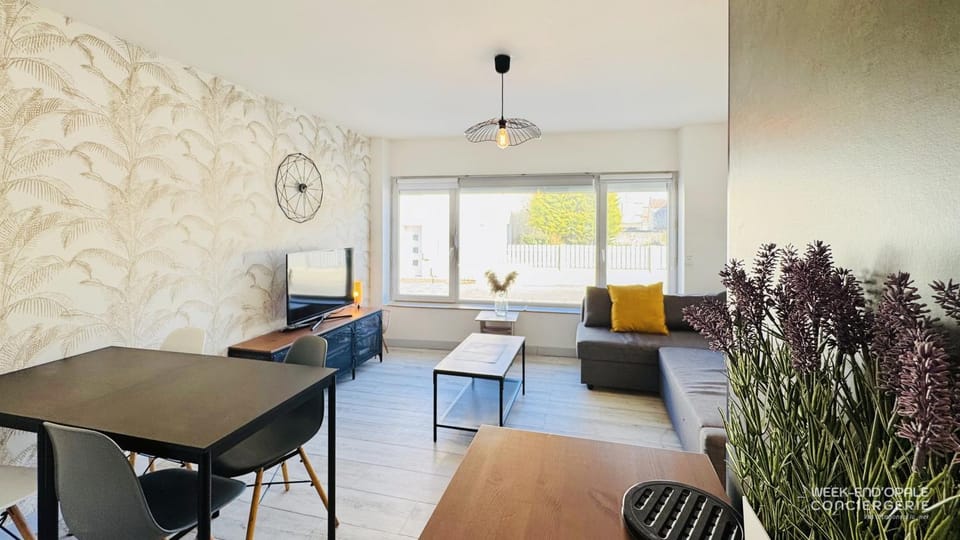TV and multimedia, Living room, Dining area