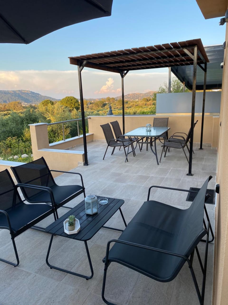 Patio, Day, Natural landscape, View (from property/room), Balcony/Terrace, Living room, Seating area, Dining area, Mountain view