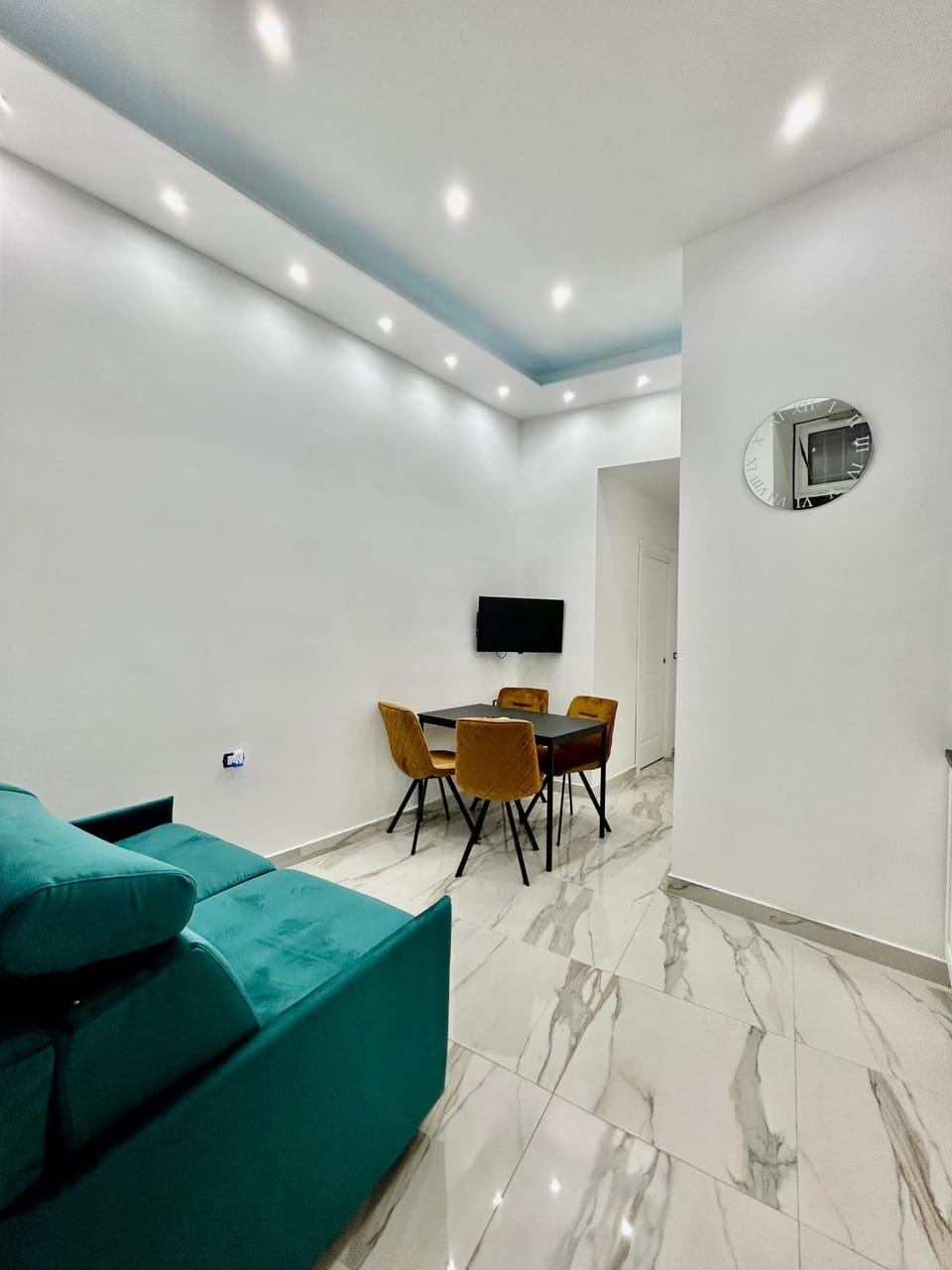 TV and multimedia, Living room, Dining area