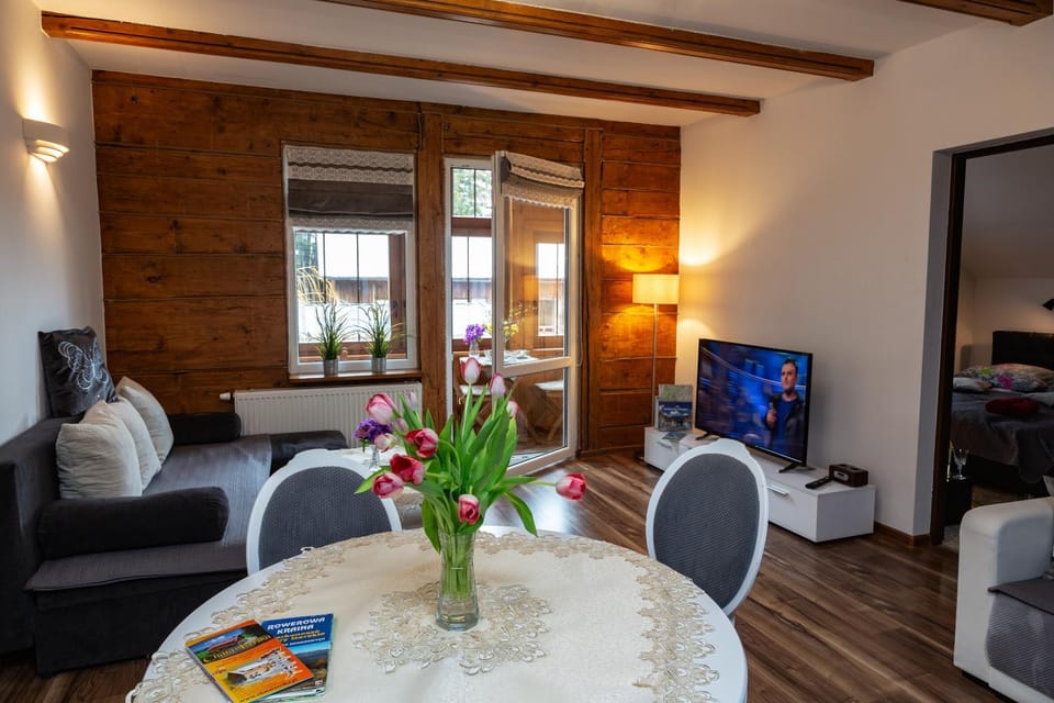 Communal lounge/ TV room, TV and multimedia, Living room, Seating area