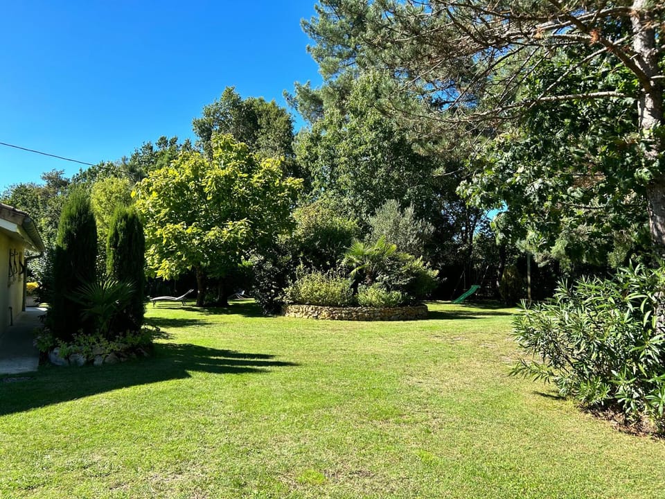 Villa au milieu des pins climatisée Villa in Lacanau