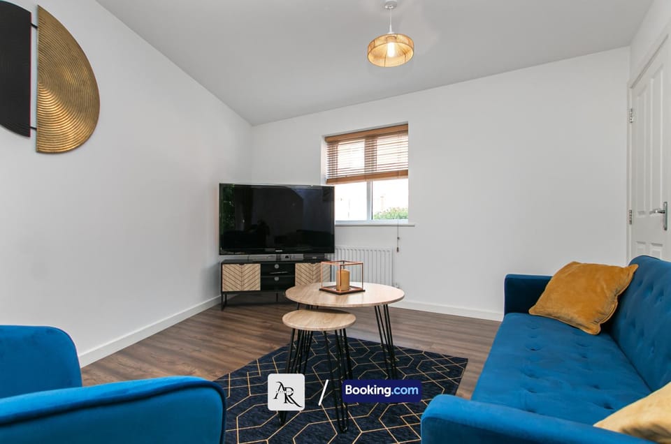 Communal lounge/ TV room, TV and multimedia, Living room