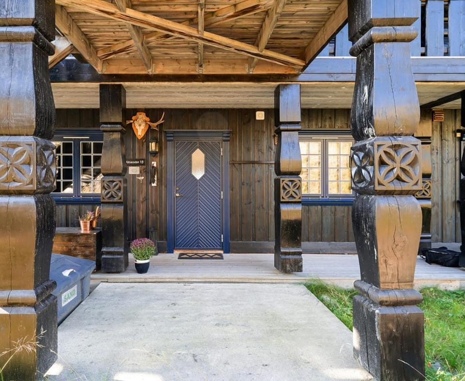 Facade/entrance