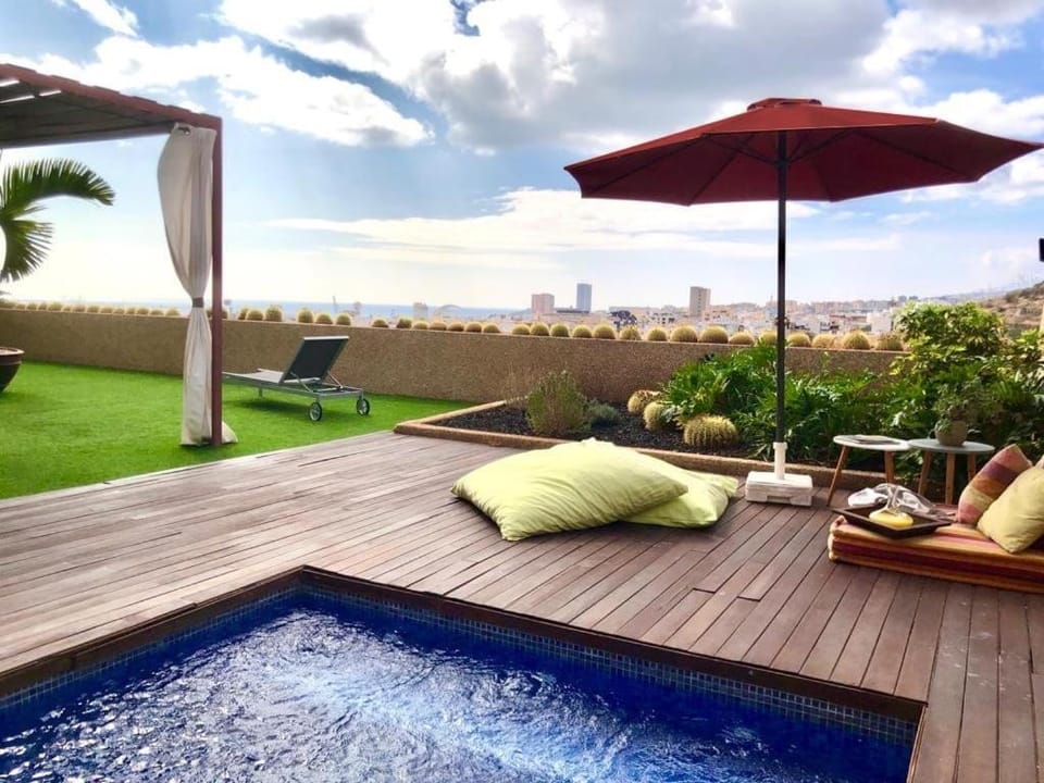 Precioso chalet en Santa Cruz con piscina House in Santa Cruz de Tenerife