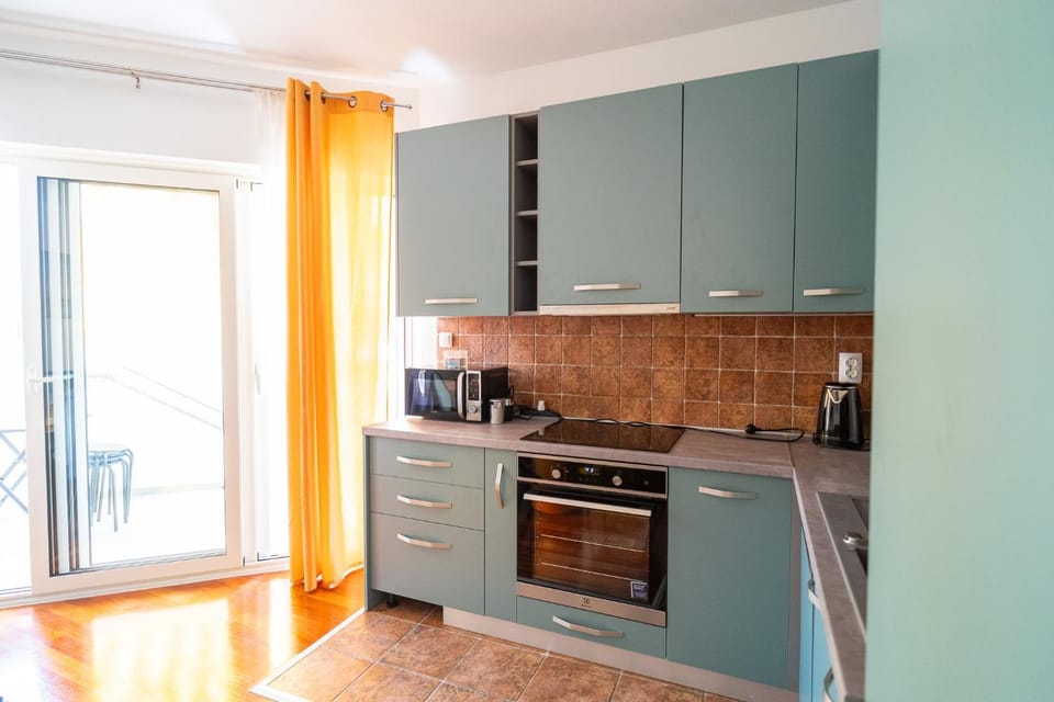 Coffee/tea facilities, Kitchen or kitchenette, dishwasher, minibar, pet friendly, stove