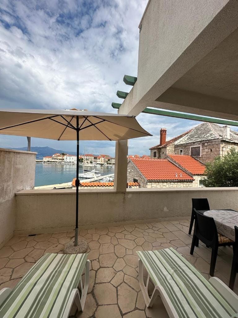 Amazing View Apartment in the heart of Postira Apartment in Split-Dalmatia County