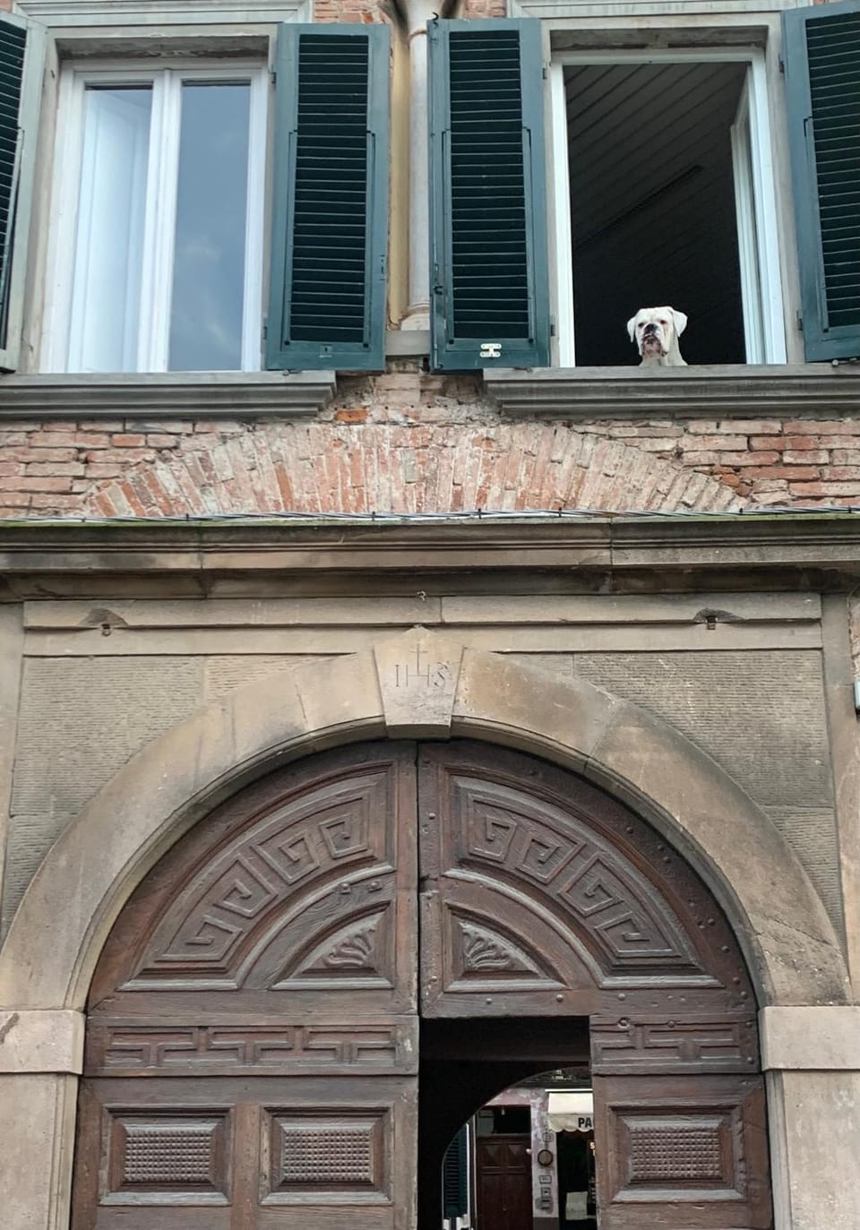 Facade/entrance