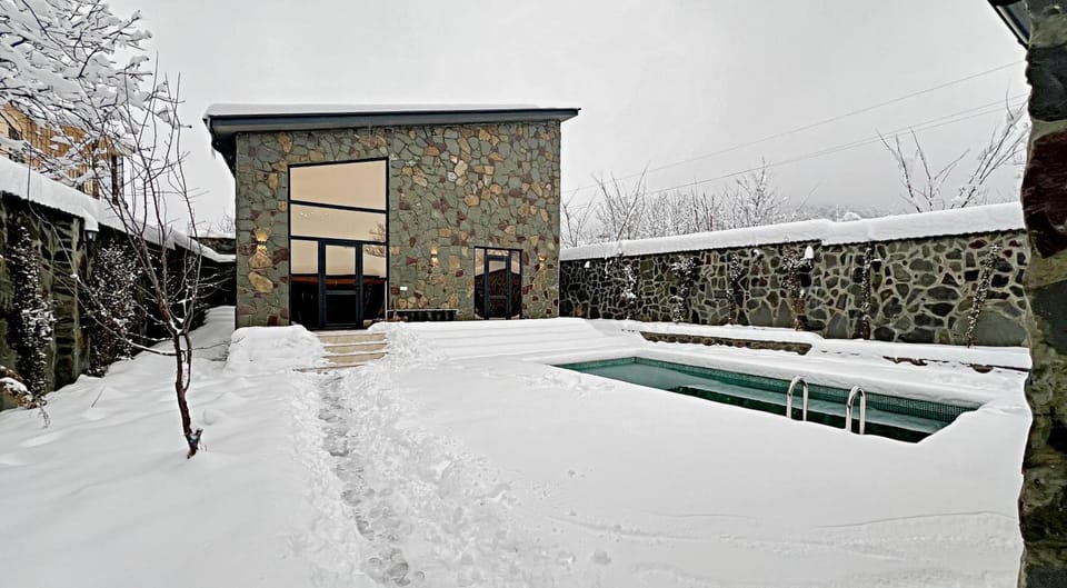 Property building, Day, Winter, Pool view, Swimming pool