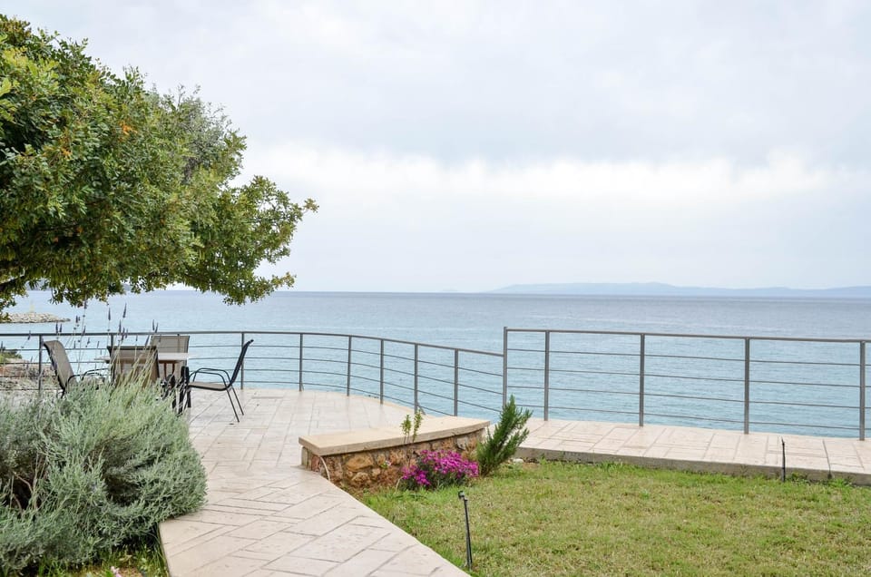 Day, Natural landscape, Garden, View (from property/room), Balcony/Terrace, Garden view, Sea view