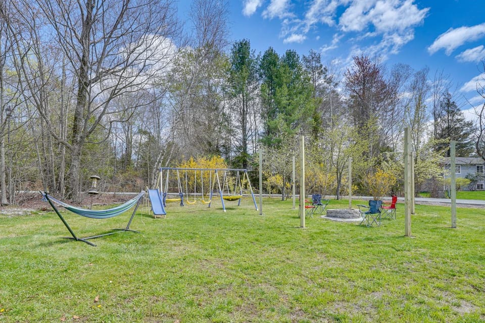Catskills Home w/ Swim Spa in Loch Sheldrake! House in Loch Sheldrake