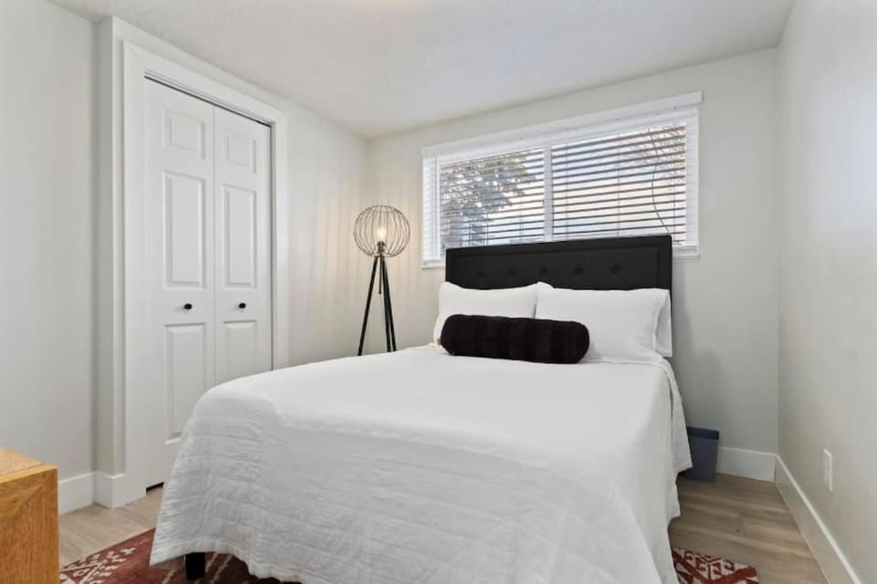 Modern Sugarhouse Condo Near Ski & Downtown Apartment in Salt Lake City