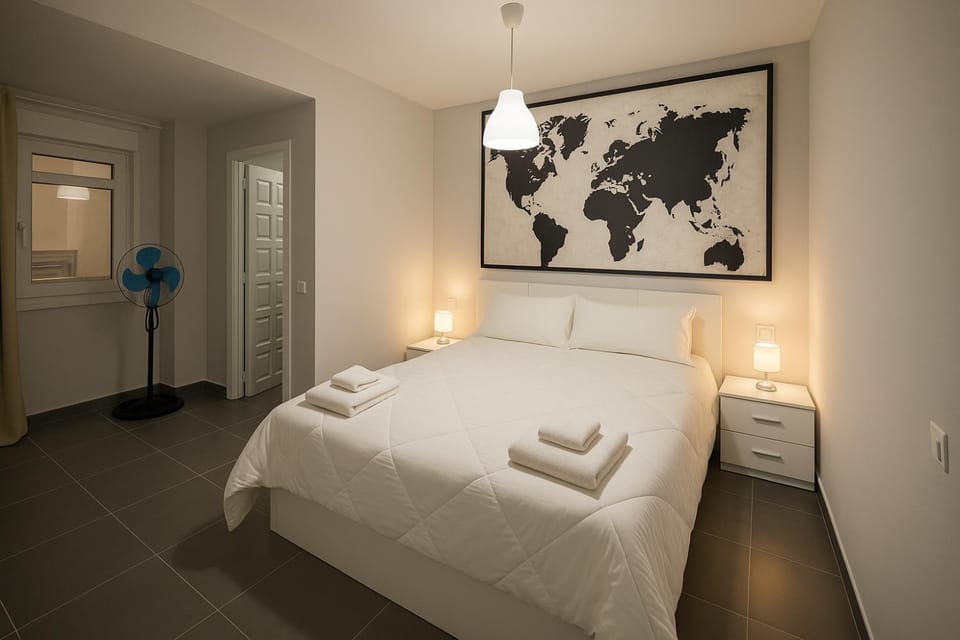 Bed, Photo of the whole room, Bedroom