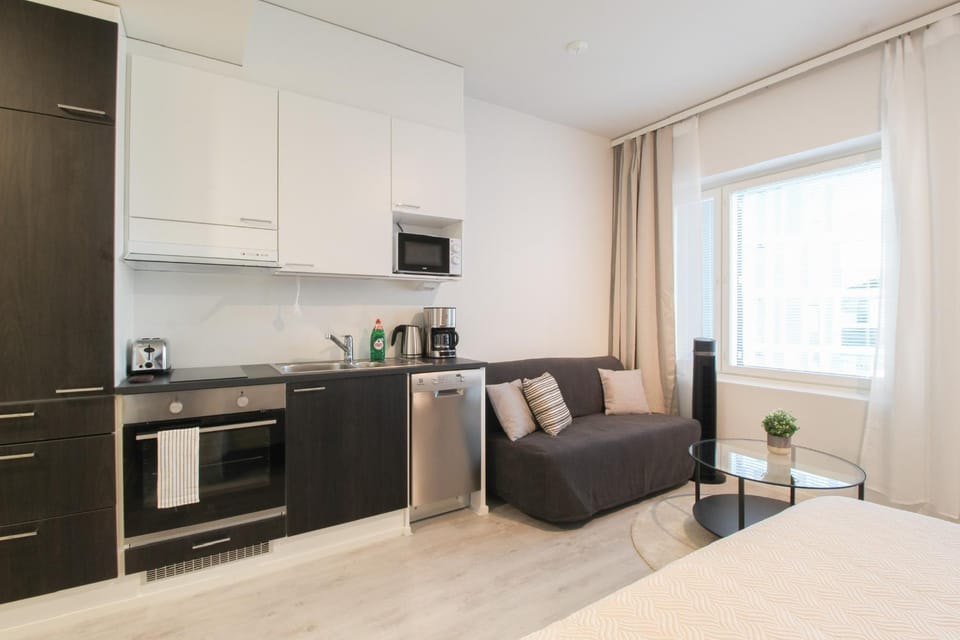 Bed, Kitchen or kitchenette, stove