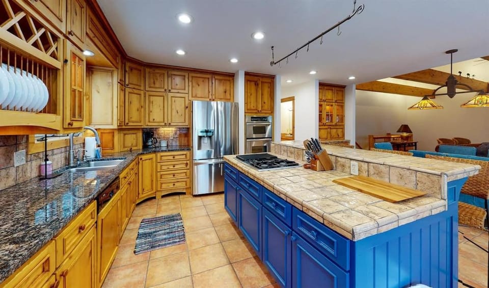 Day, Kitchen or kitchenette, furniture, microwave, oven, stove, kitchen