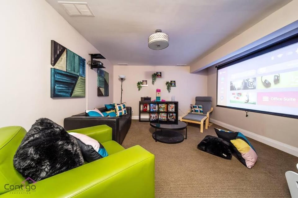 Game Room, TV and multimedia, Living room, Seating area