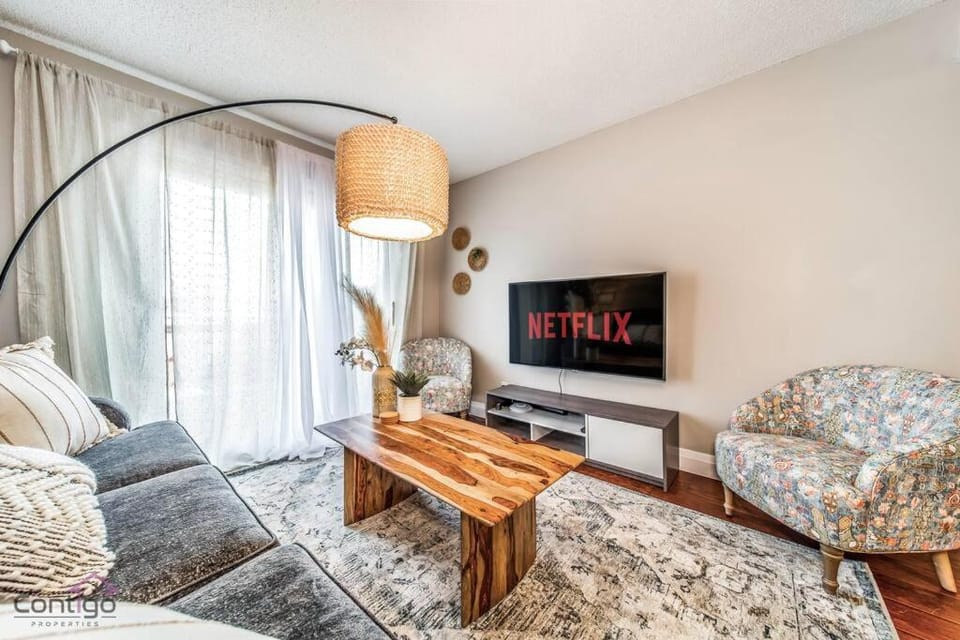 TV and multimedia, Living room, Photo of the whole room, Seating area