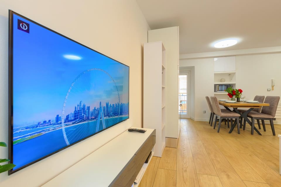 Communal lounge/ TV room, TV and multimedia, Evening entertainment