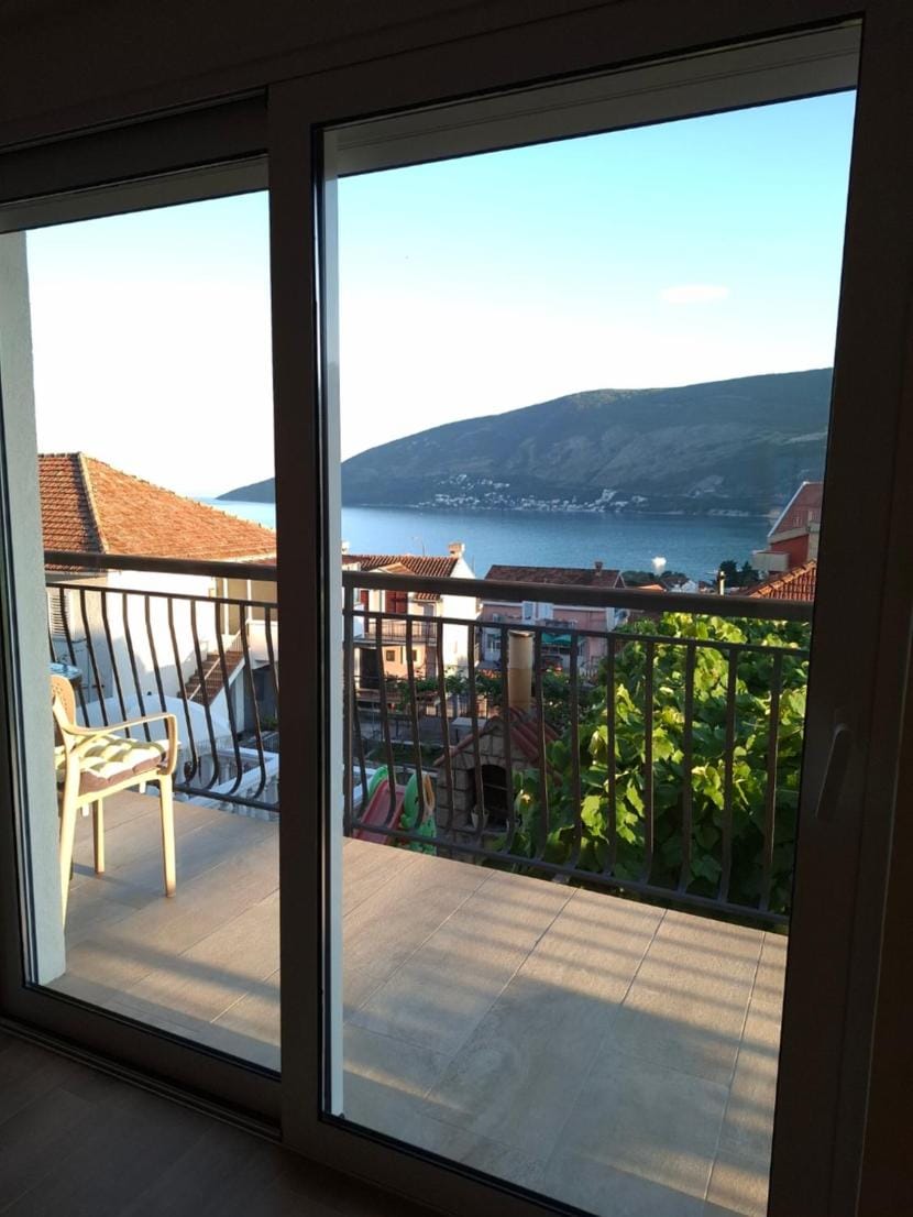 Balcony/Terrace, Mountain view, Sea view