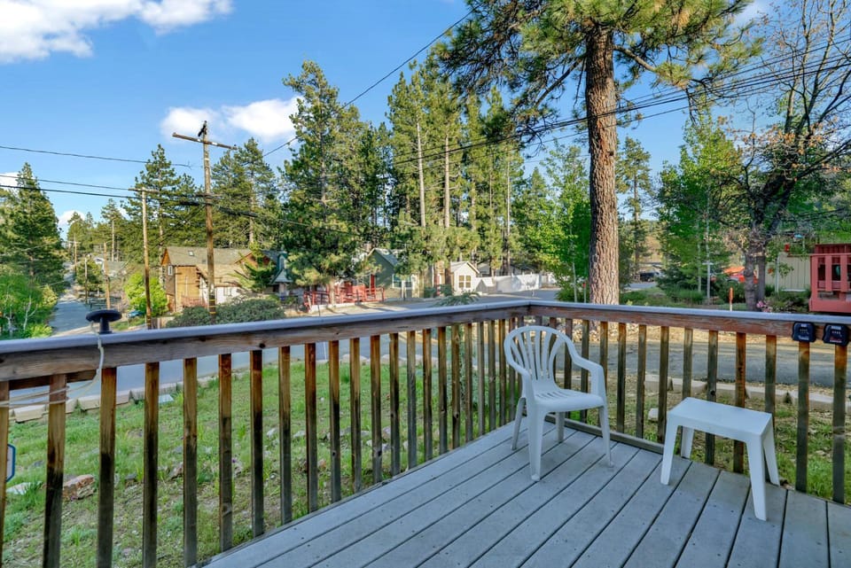 Pine Nest Relaxing Walk to Marina Cozy Chalet Chalet in Big Bear