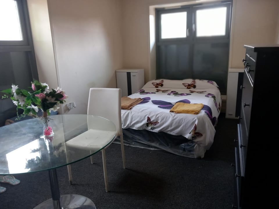 Jah lodge Apartment in Croydon