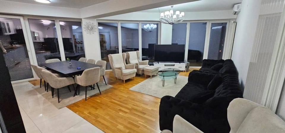 Mr.-Legend's Penthouse Villa in Skopje