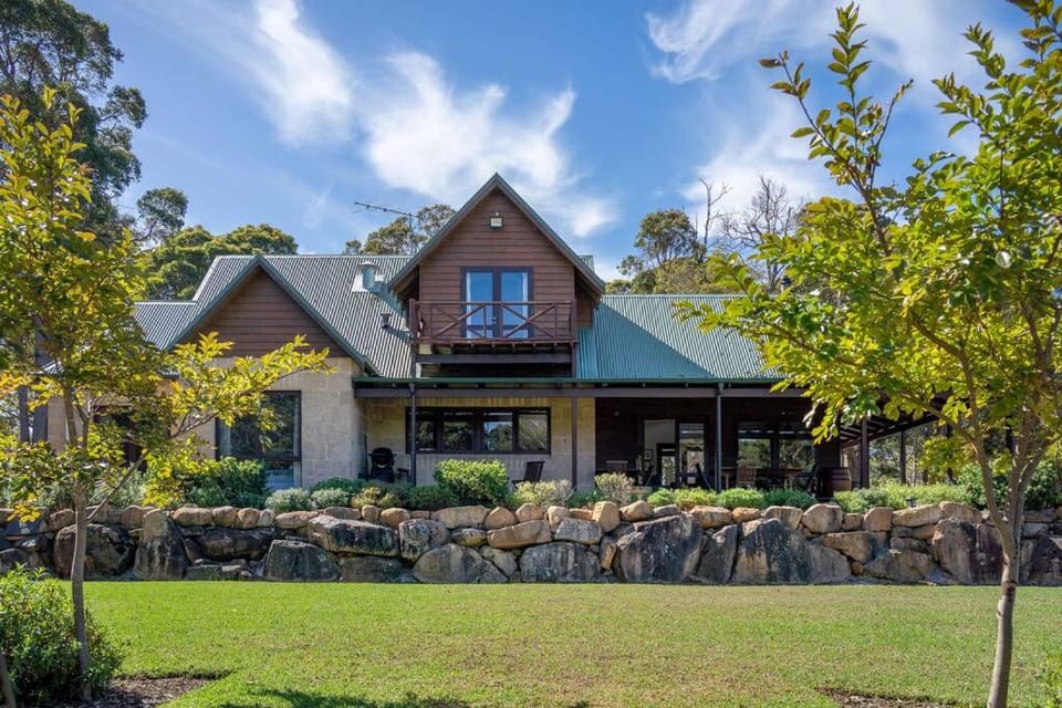 Tintagel Estate I Private Properties House in Forest Grove