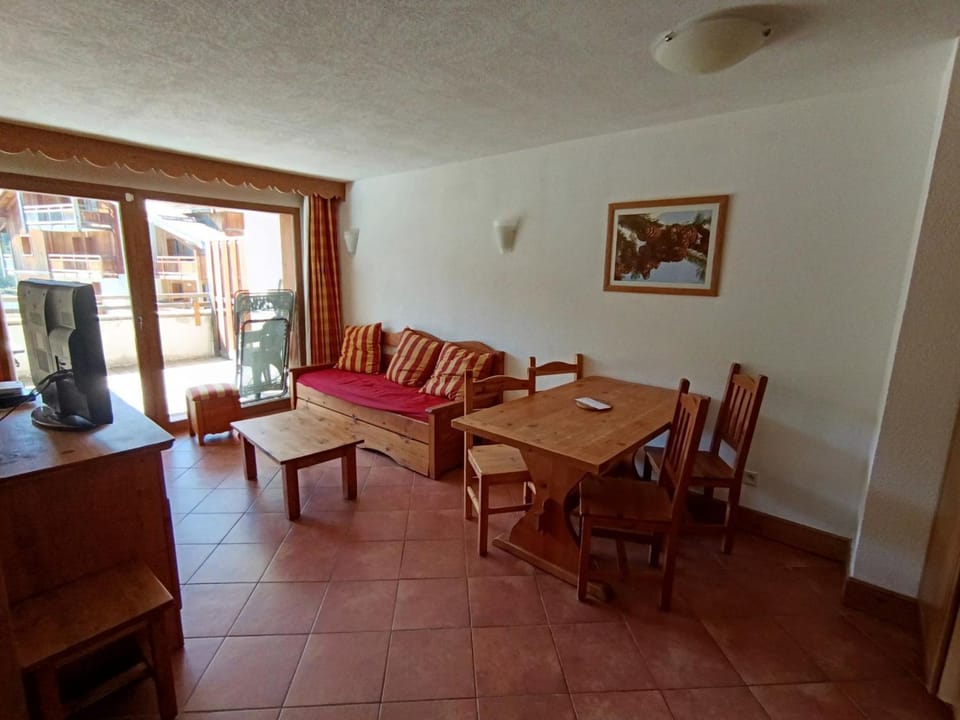 Appartement confortable avec terrasse et animaux admis à Montgenèvre - FR-1-445-190 Apartment in Montgenèvre