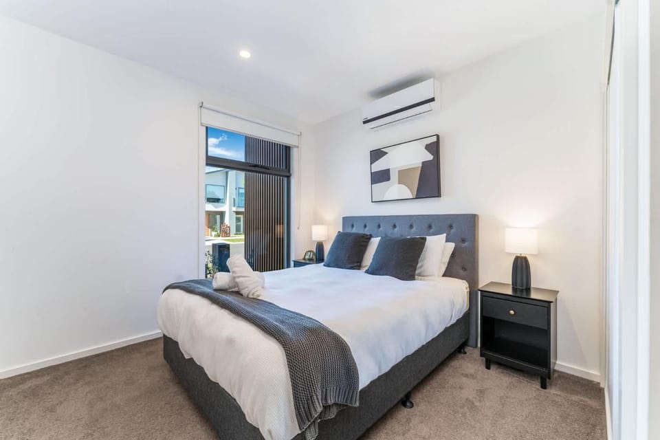 Modern Torquay Living House in Torquay