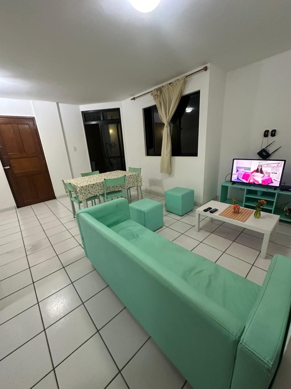 TV and multimedia, Seating area