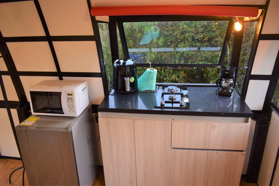 Coffee/tea facilities, Kitchen or kitchenette, Garden view, hair dresser, minibar, stove