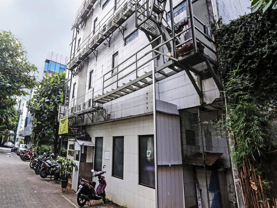 Facade/entrance