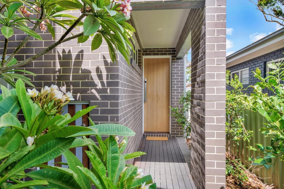 Bateau Bay Retreat House in Central Coast