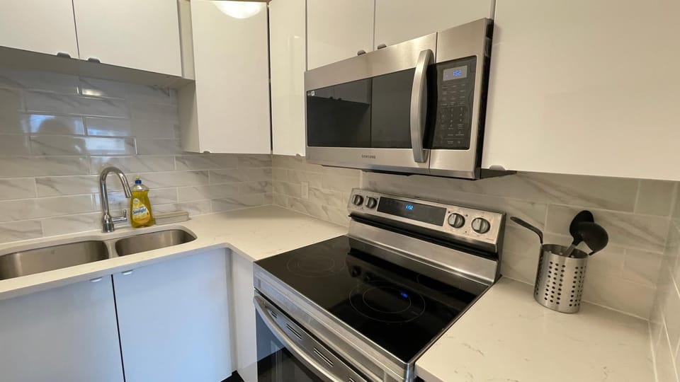 unit #302 Mountain view 2 beds in DT Apartment in Canmore