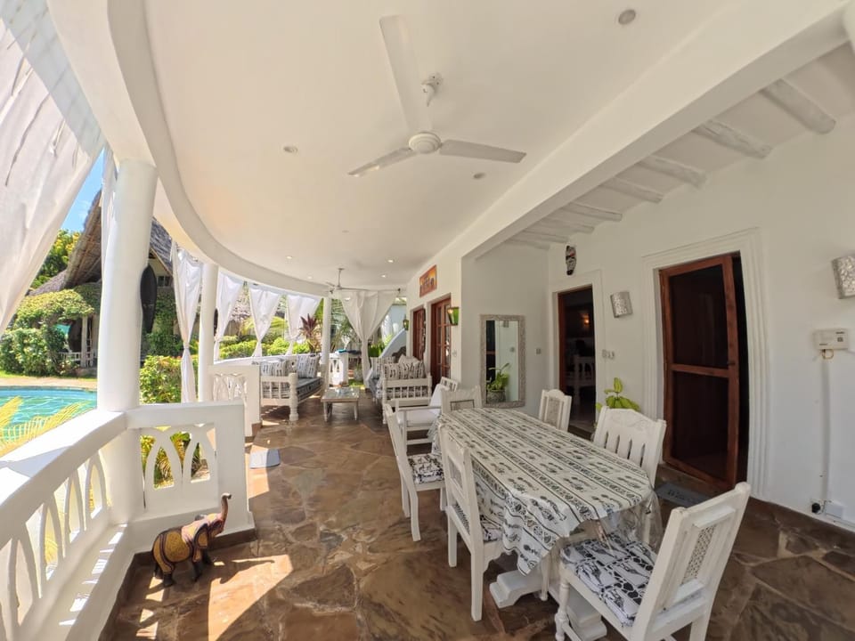 Cosy Cottage Marine Park at Malindi Beach Villa in Malindi