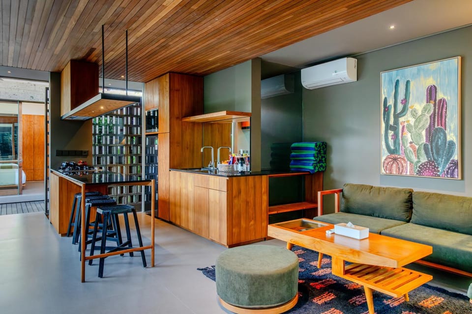 Coffee/tea facilities, View (from property/room), Living room, Seating area, Dining area, kitchen, air conditioner