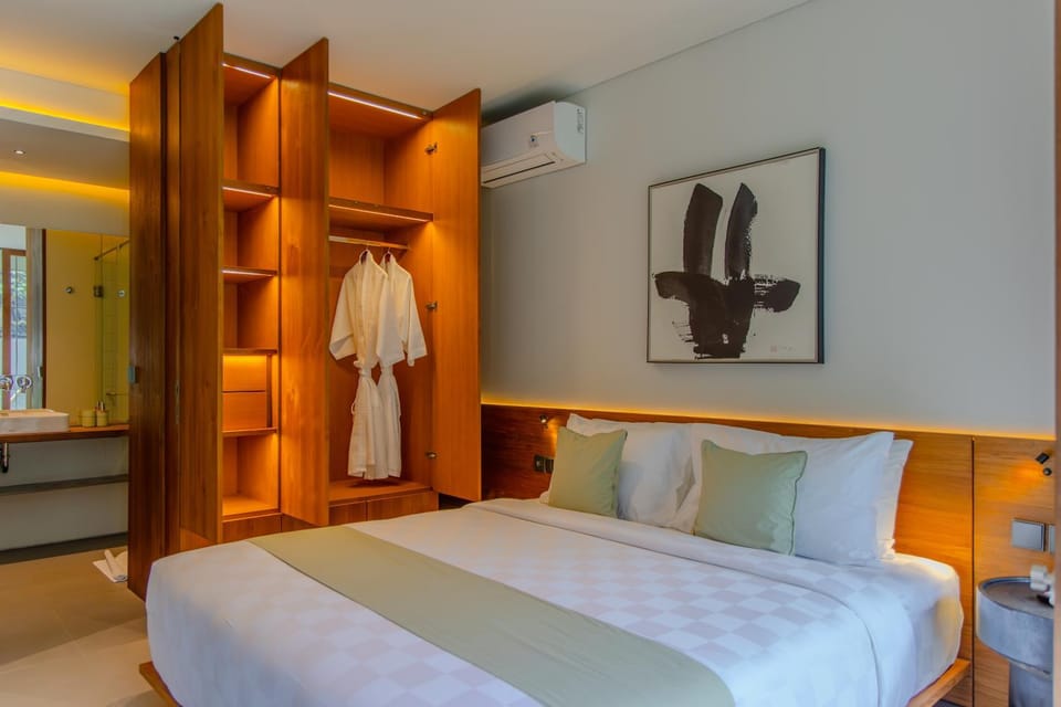 Bedroom, wardrobe