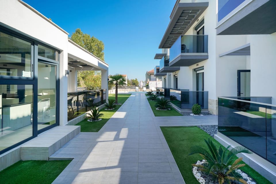 Property building, Day
