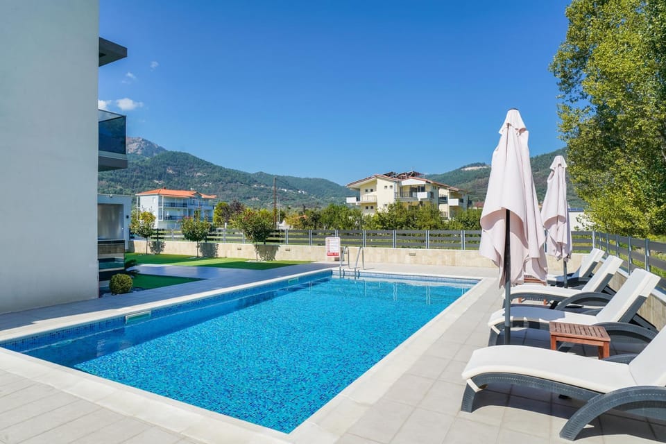Day, Mountain view, Swimming pool