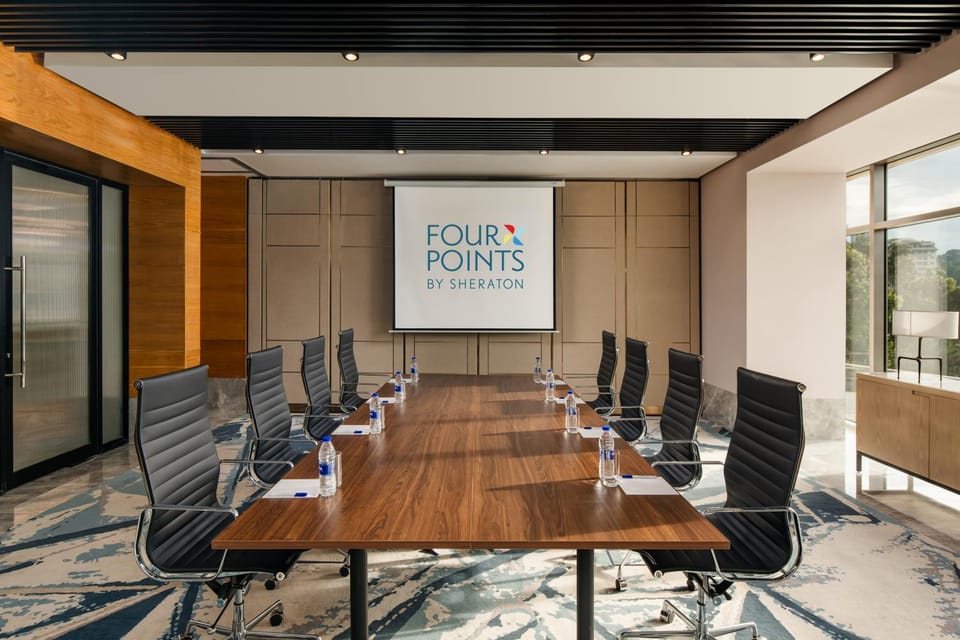 Meeting/conference room, group of guests
