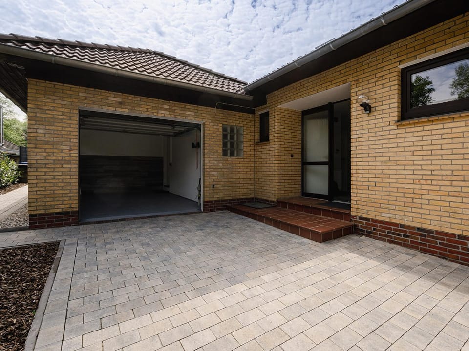 Property building, Day