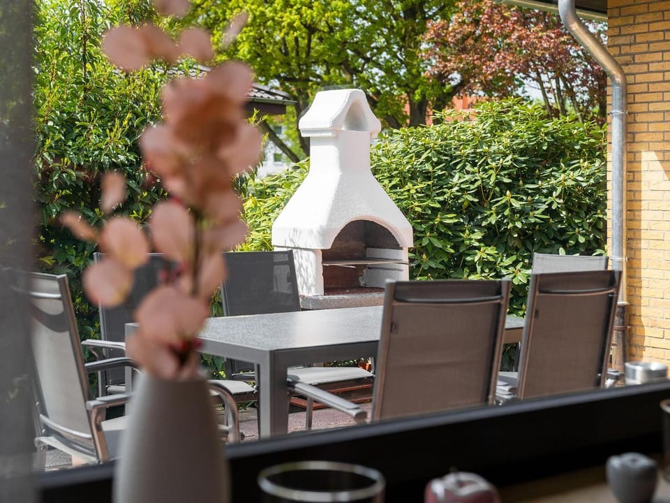 Day, Garden, Balcony/Terrace, Seating area, Garden view