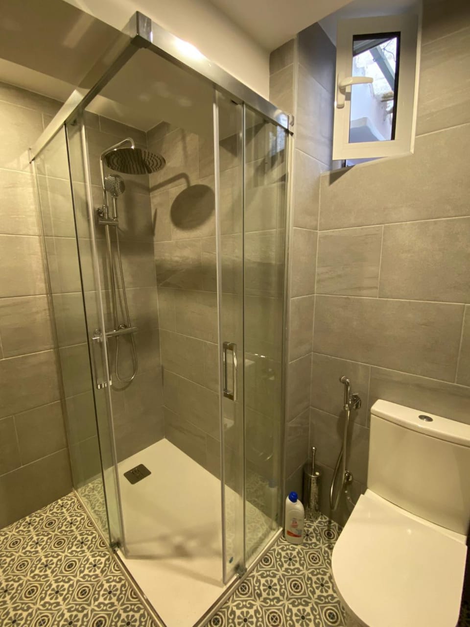 Shower, Toilet, Bathroom