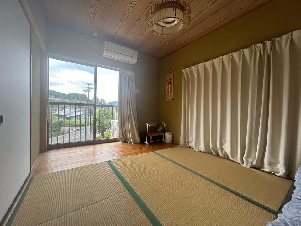 Atelier&guesthouse ヌクリハウス Bed and Breakfast in Shizuoka Prefecture