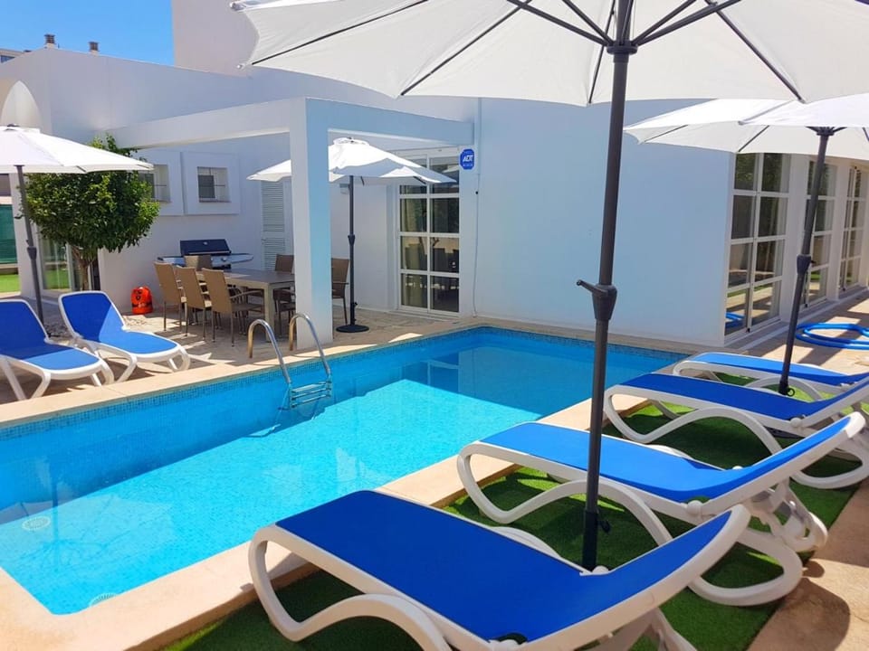 Patio, Day, Pool view, Swimming pool, sunbed