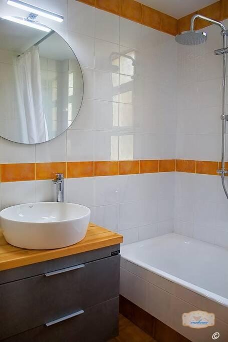 Bathroom, Bath