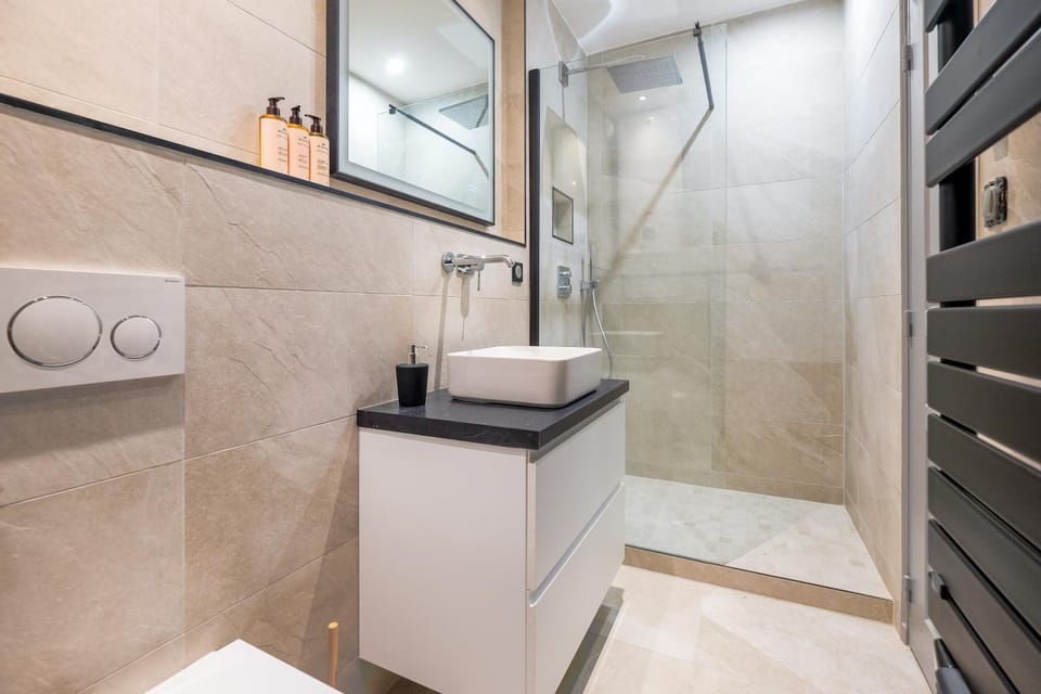 Shower, Bathroom