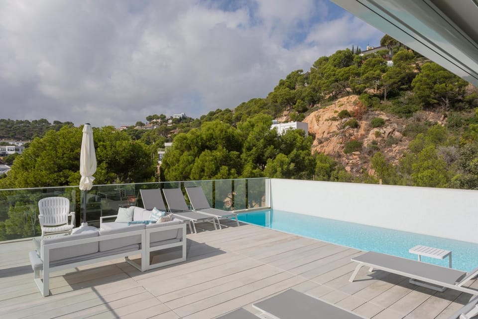 Day, Natural landscape, View (from property/room), Balcony/Terrace, Mountain view, Pool view, Swimming pool, sunbed
